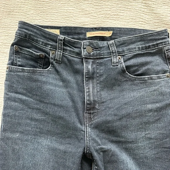 Levi's 725 Slit Bootcut Jeans - Picture 9 of 13